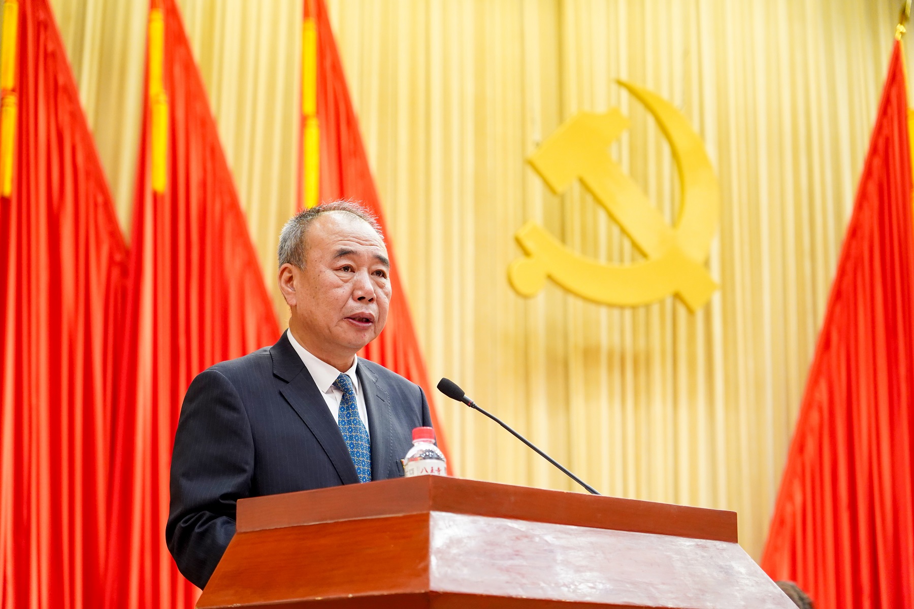 2 孙继伟同志作报告 2 孙继伟同志作报告